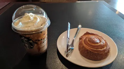 Gambar Makanan Starbucks Kemang Sky 8